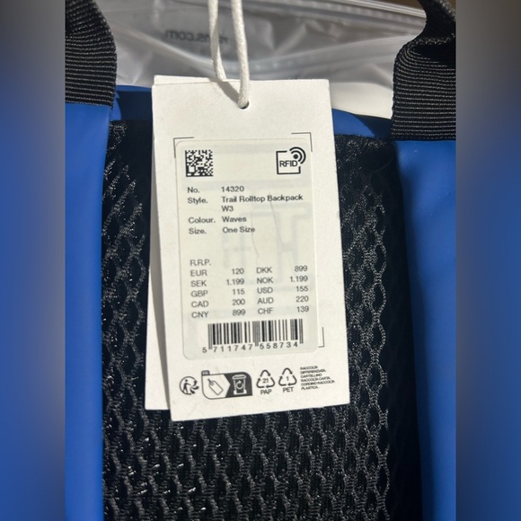 Rains Trail Rolltop Backpack in Waves (Blue & Black) NWT - Picture 8 of 9